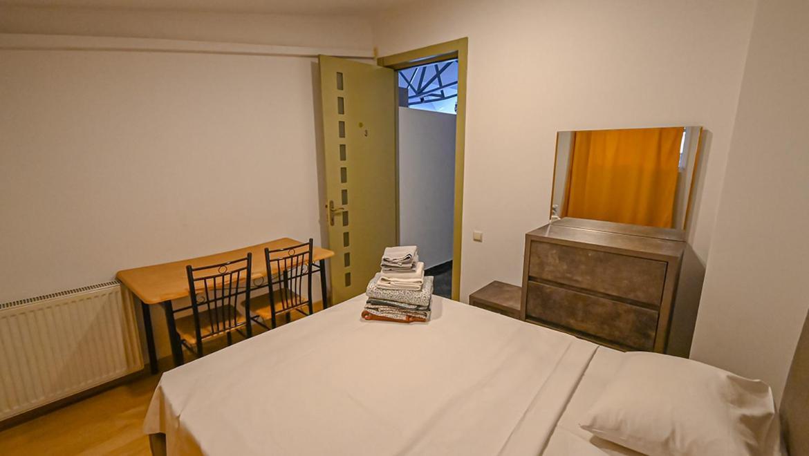 4 Bedroom Apartment On Liberty Square Tbilisi Exterior foto